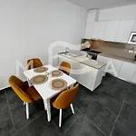 Brilliant 626 Апартаменты Голем