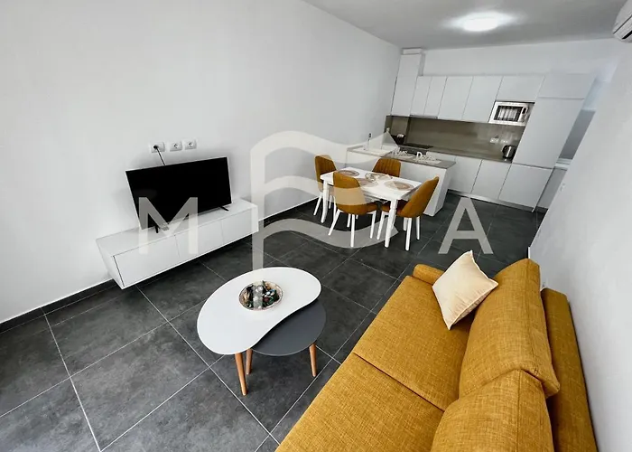 Brilliant 626 * Golem (Tirana)